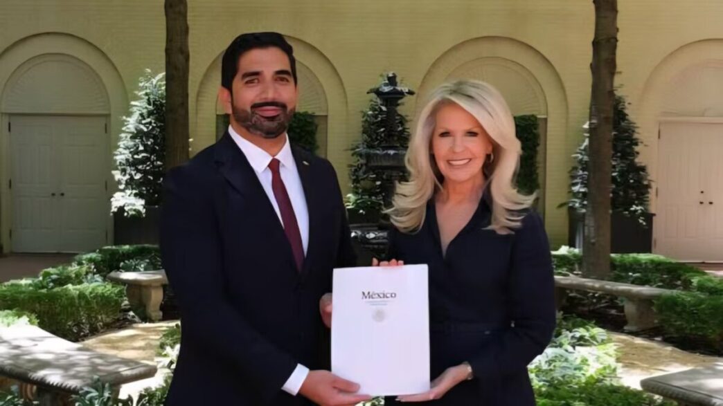 Roberto Lazzeri presenta credenciales como embajador en Estados Unidos