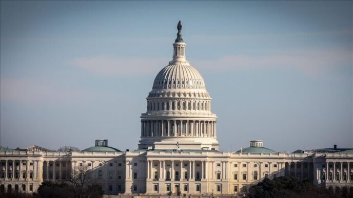 Senadores aprueban paquete económico para ofensiva migratoria de Trump