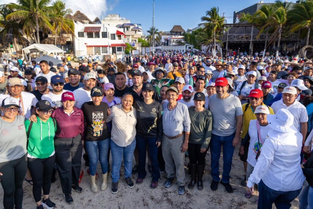 Más de 2 mil personas acompañan a Estefanía Mercado en mega brigada de limpieza de playas para hacer frente al sargazo