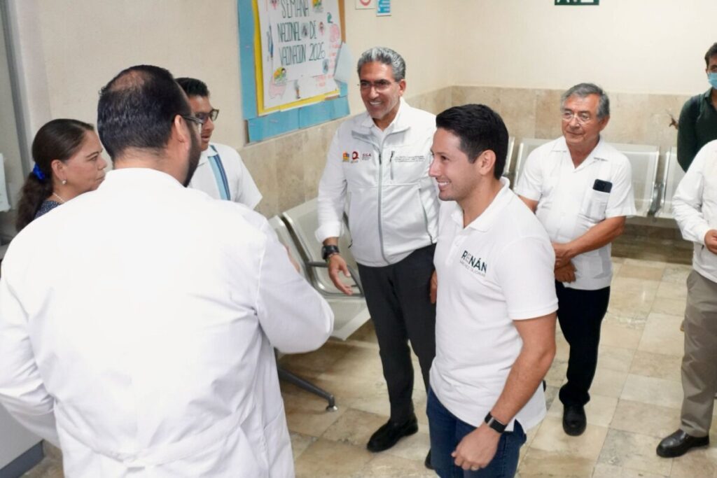 Renán Sánchez Tajonar respalda acciones para fortalecer la atención médica en Cozumel