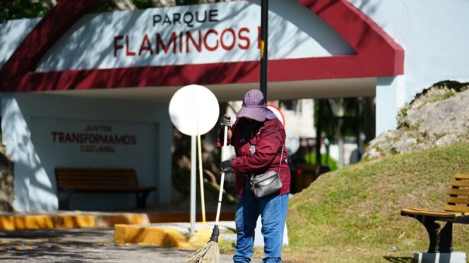 Chacón encabeza jornada Juntos Limpiamos Cozumel en la colonia Flamingos II