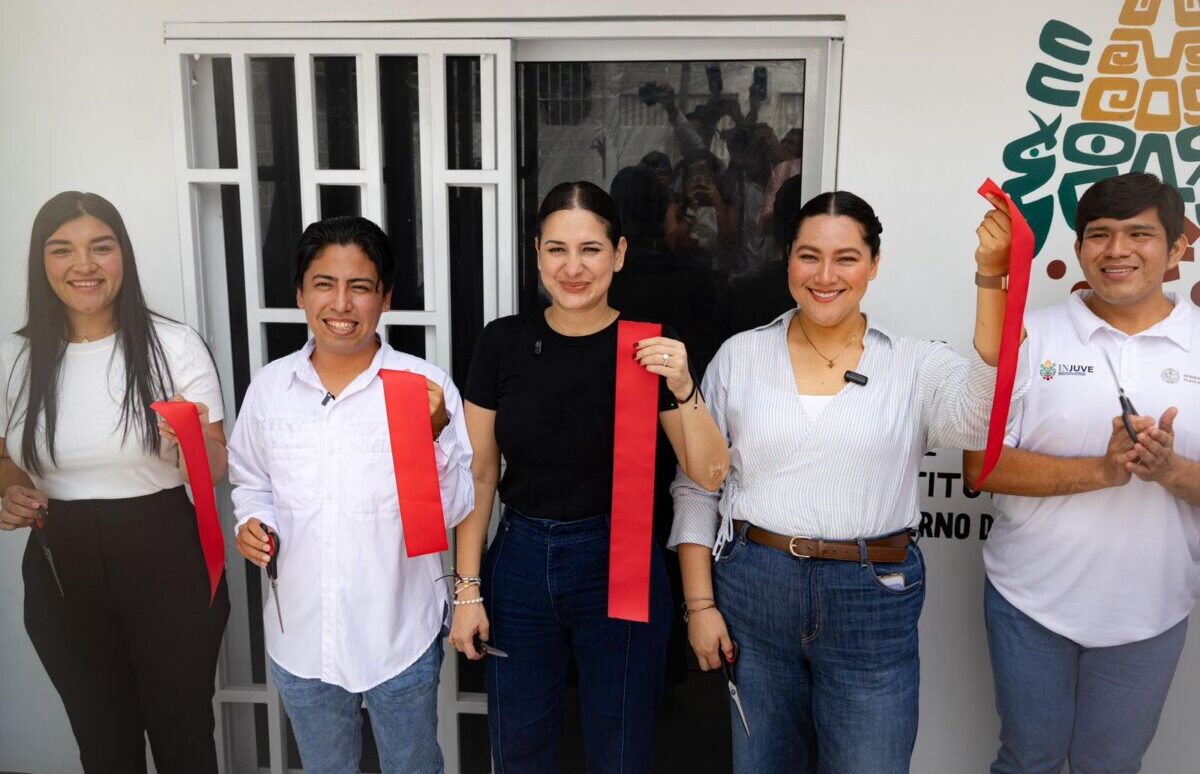 Inaugura Estefanía Mercado Oficina de Enlace de Juventud en Puerto Aventuras