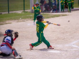 Chacón respalda al deporte local y celebra triunfo de Taxistas Jr. en la gran final de la Liga Riviera Maya