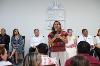 Reconoce Mara Lezama la vocación y trayectoria de 457 servidoras y servidores públicos de Quintana Roo