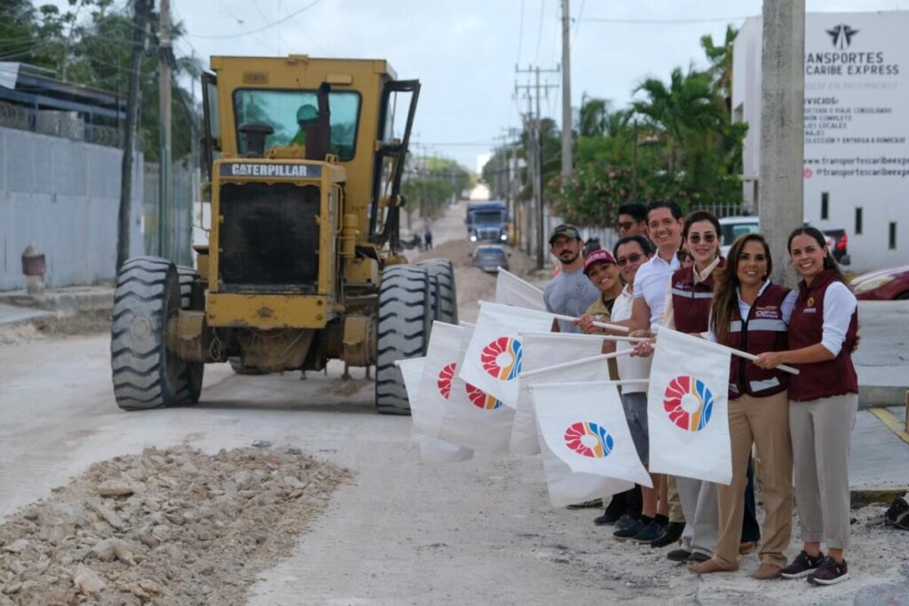 Mara Lezama y Ana Paty Peralta inician obra municipal en la avenida Nazareth para mejorar la conectividad entre Colosio y Huayacán