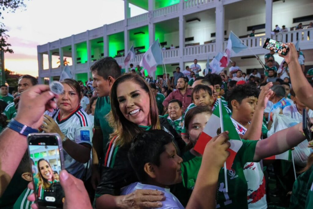 Quintana Roo vibra con los Fut-Fest; más de 22 mil 700 aficionados viven una noche de fiesta y unión familiar en el triunfo de México