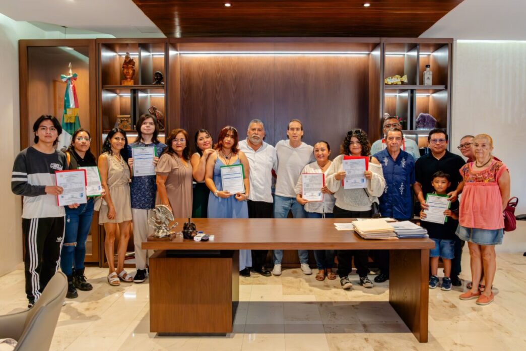 Fortalece Ayuntamiento de Tulum oportunidades educativas para personas adultas