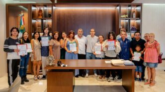 Fortalece Ayuntamiento de Tulum oportunidades educativas para personas adultas