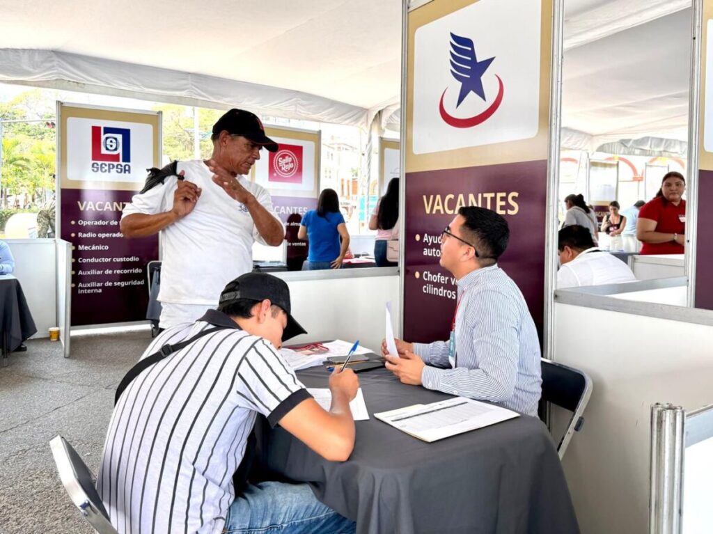 Más de 200 empleos en Vallarta