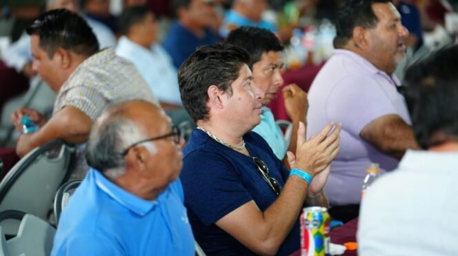 Chacón reconoce a los padres trabajadores del Ayuntamiento por su compromiso con el pueblo