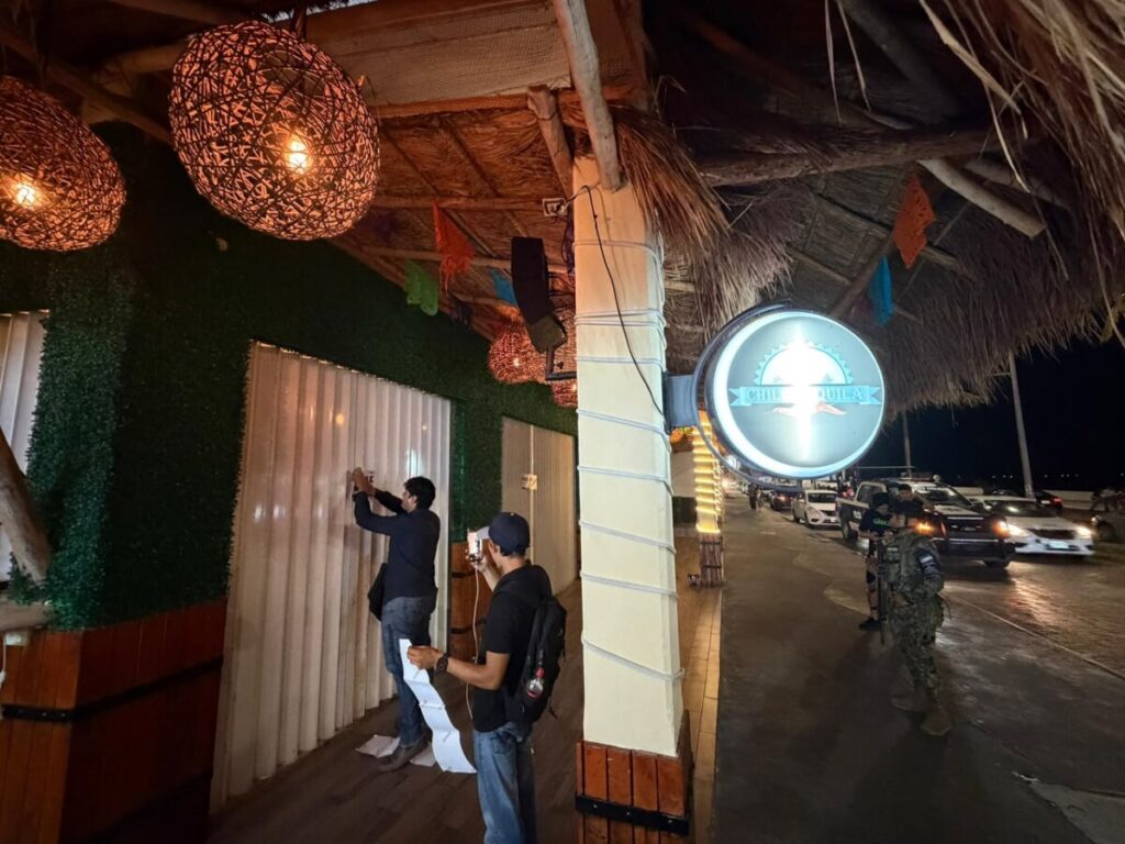 Clausuran negocio tras riña en el malecón de Cozumel