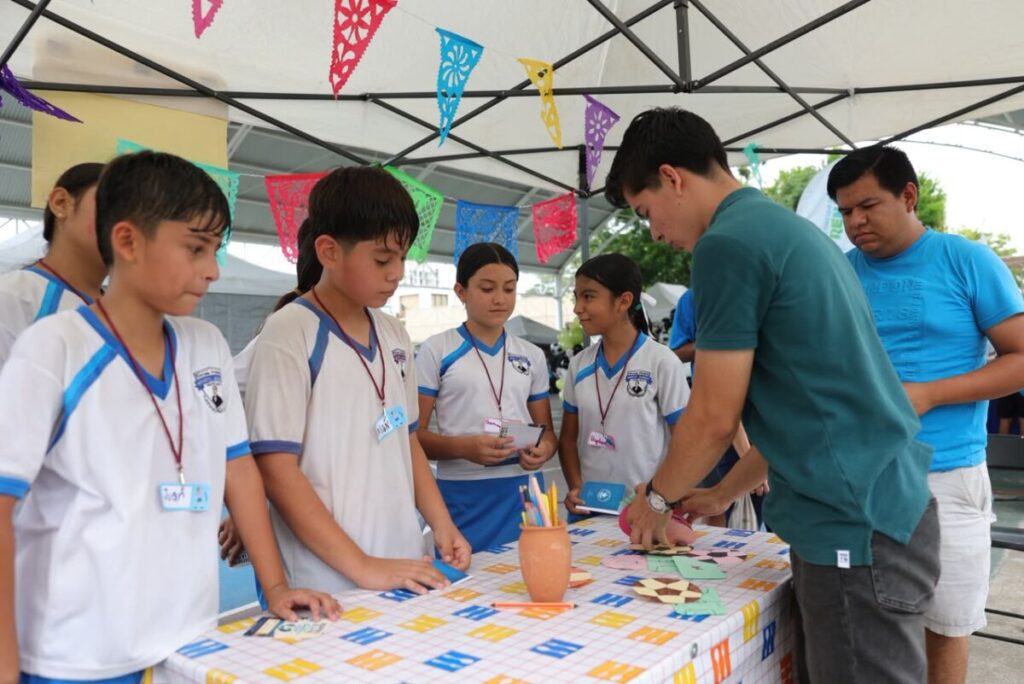 Puerto Vallarta impulsa la paz con rally infantil