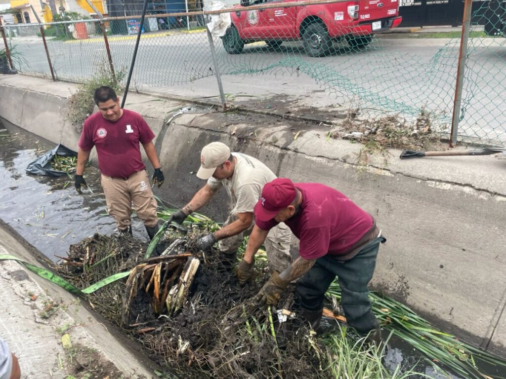 Retiran tapón que ponía en riesgo Villa Fontana
