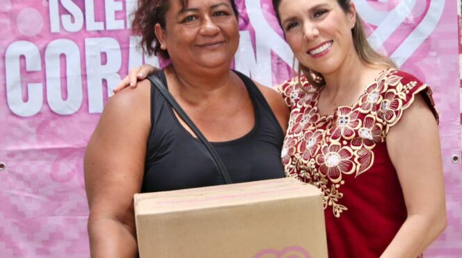 Atenea acerca apoyos alimentarios a mujeres de Zona Continental con “Isleña de Corazón”