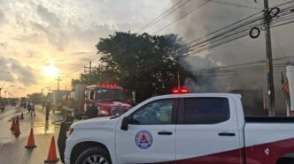 Actuación oportuna de bomberos y corporaciones de emergencia controla incendio en Cancún