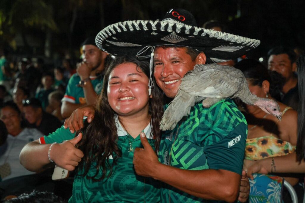 Atenea celebra con familias isleñas y turistas el triunfo de México en el “Fut Fest Isla Mujeres”