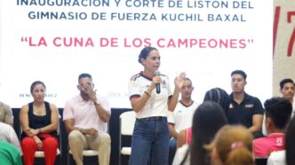 Cumple Ana Paty y entrega moderno gimnasio de fuerza para atletas