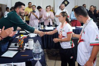 Atletas vallartenses ganan oro en Mundial de Bulgaria