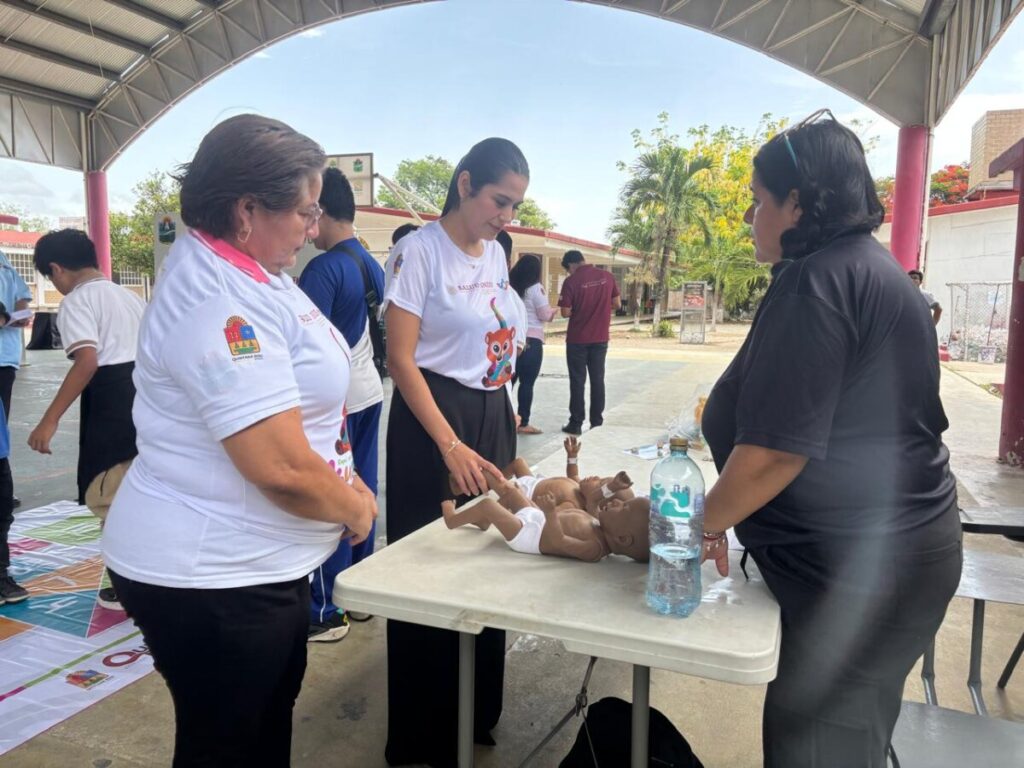 DIF TULUM impulsa la prevención de riesgos psicosociales en adolescentes con el programa “Aquí entre Kuatis” IF TULUM IMPULSA LA PREVENCIÓN DE RIESGOS PSICOSOCIALES EN 