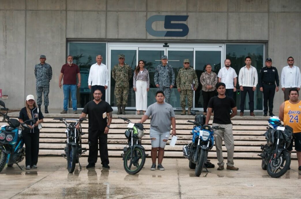 Mara Lezama entrega vehículos y motocicletas recuperadas a sus propietarios