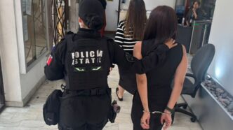 Detienen a mujer por presunta suplantación de identidad