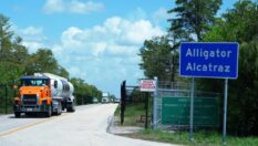 Cierra “Alligator Alcatraz”: DeSantis clausura el polémico campo migratorio de los Everglades tras procesar 21 mil deportaciones