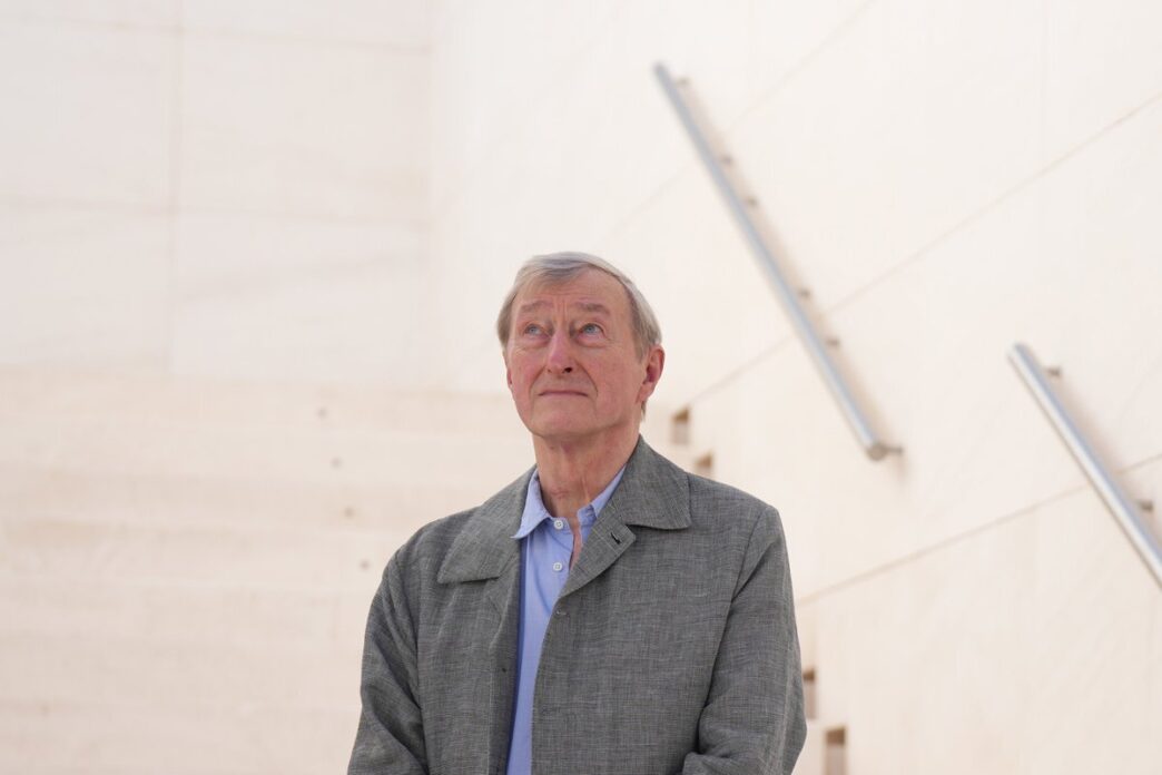 Escritor Julian Barnes gana el Premio Princesa de Asturias de las Letras 2026