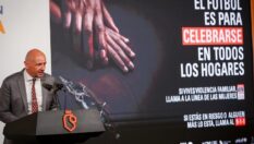 En equipo contra la violencia familiar durante la fiesta del Futbol