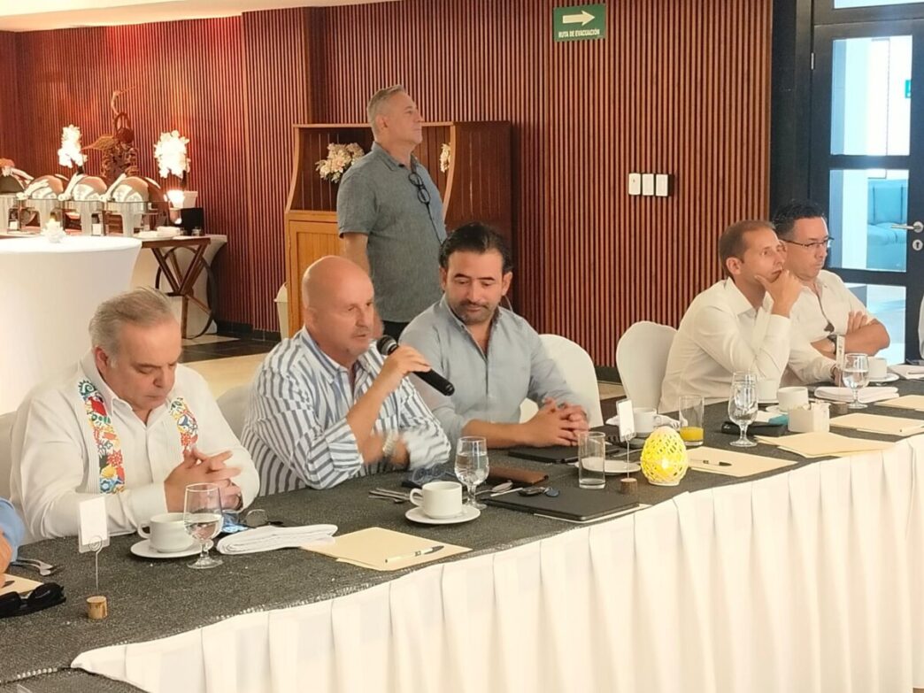 Hoteleros de la Riviera Maya se reúnen con el CPTQ y presentan hoja de ruta para reforzar competitividad del destino