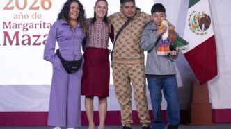 Pato Merlín en Palacio Nacional: Sheinbaum ofrece apoyo a la familia del ave viral