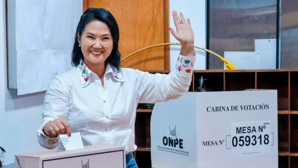 Elecciones en Perú: Keiko Fujimori mantiene una mínima ventaja sobre Roberto Sánchez