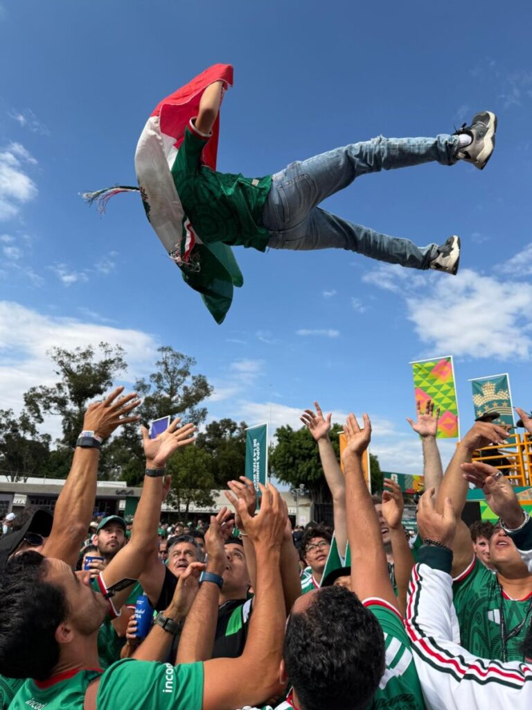 En las nubes: la noche del 3-0 en el Azteca que hasta los checos quisieron agradecer