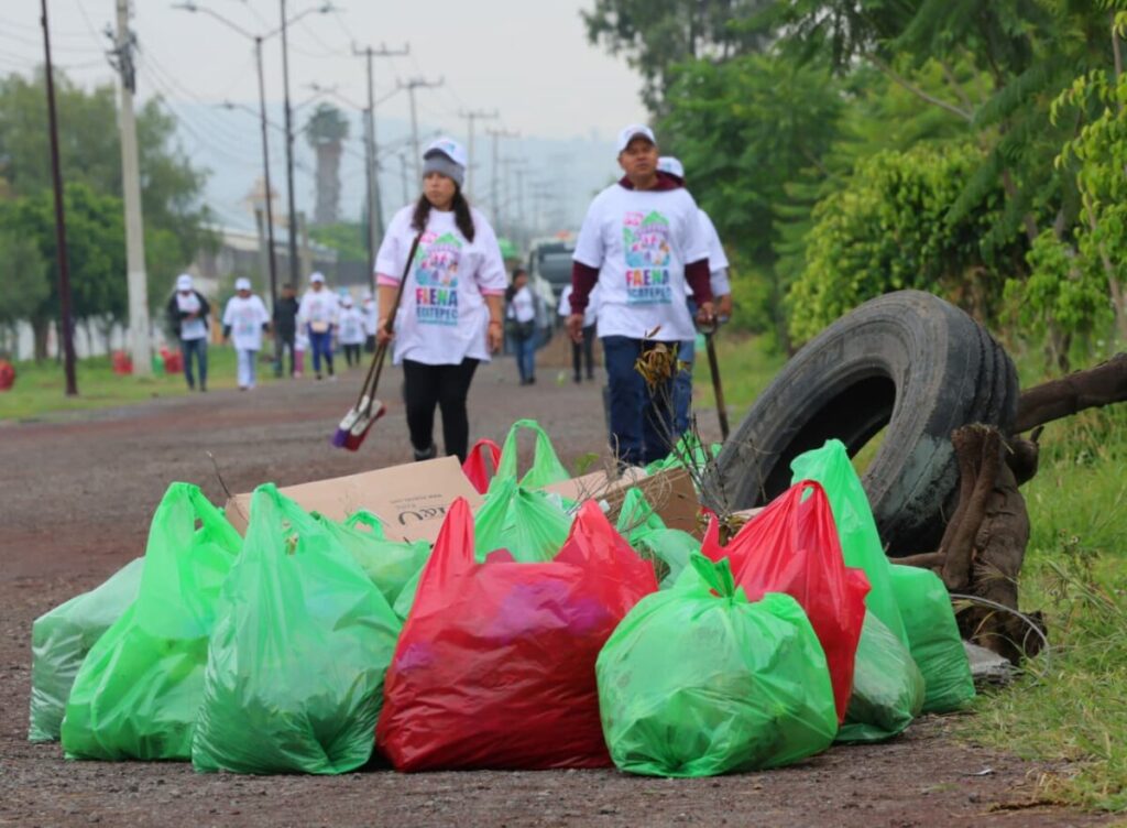 Participan miles en Faena Ecatepec, la más grande de México