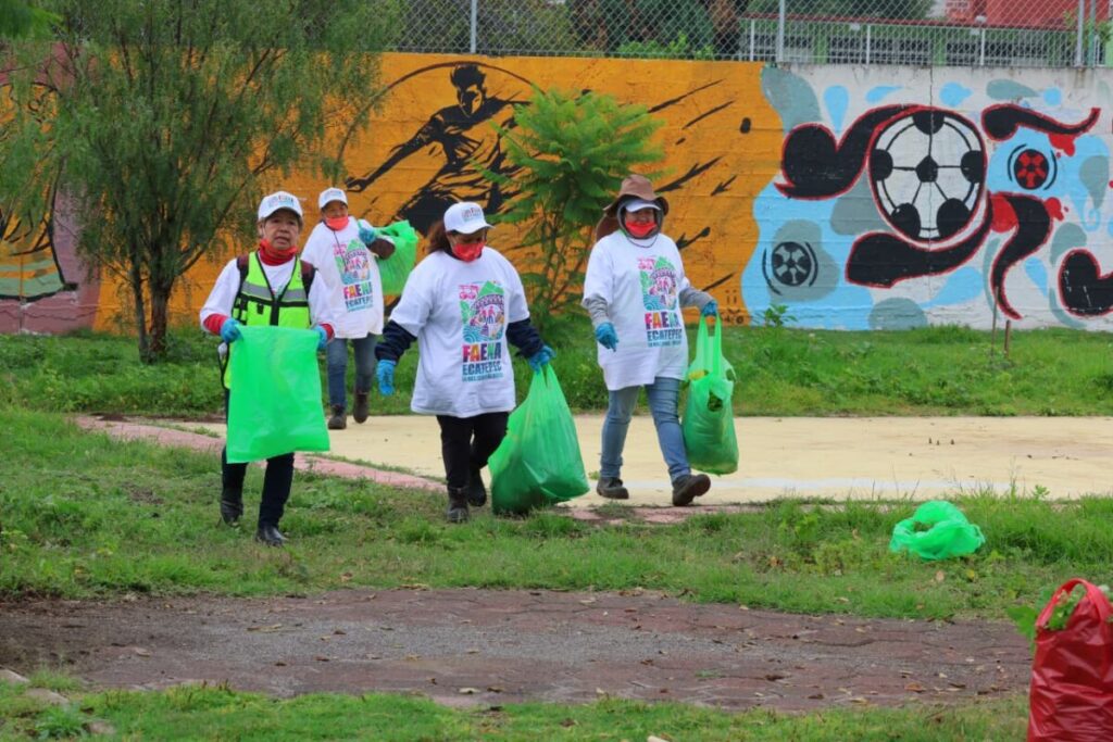 Participan miles en Faena Ecatepec, la más grande de México