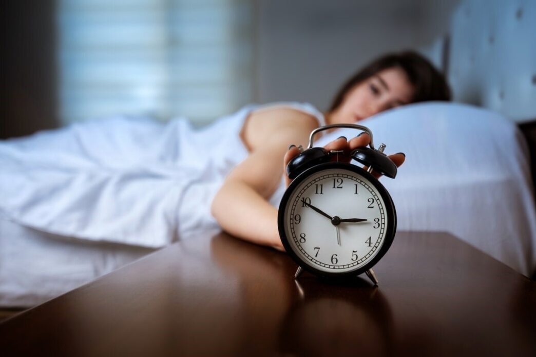 Dormir de más o de menos acelera el envejecimiento