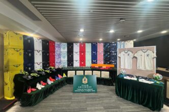 Mercancía pirata Mundial 2026: Hong Kong asesta golpe de $20 millones en la Operación Clean Sheet