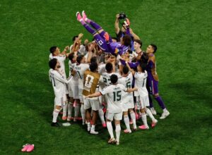 México golea a Chequia 3-0 y logra su primera fase de grupos perfecta en la historia del torneo
