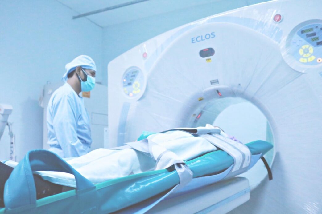 IMSS fortalece la atención médica con 42 tomógrafos de última generación en 19 estados