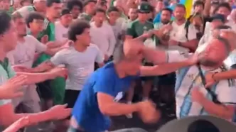 Pelea entre aficionados de Argentina y Argelia desata tensión en Times Square previo a su debut en el Mundial 2026