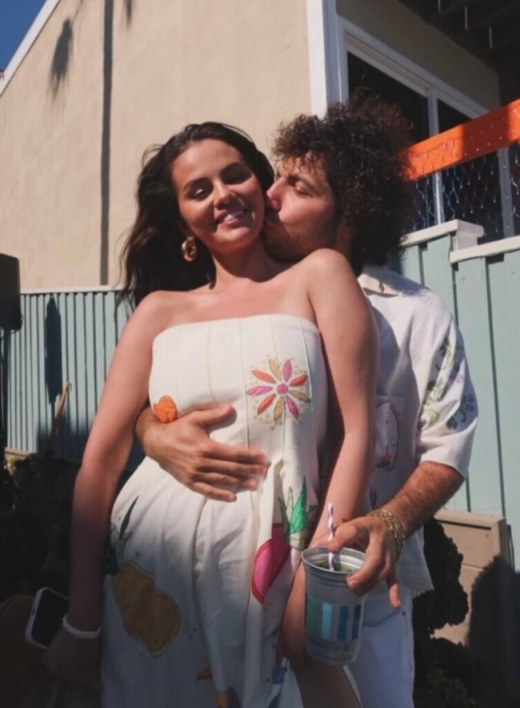 Selena Gomez y Benny Blanco optarían por un embarazo subrogado