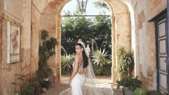 Dua Lipa revela su espectacular vestido de novia diseñado por Chanel
