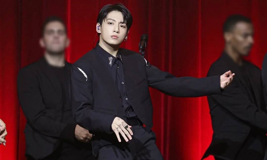 Fan de BTS condenada a 1 año de prisión