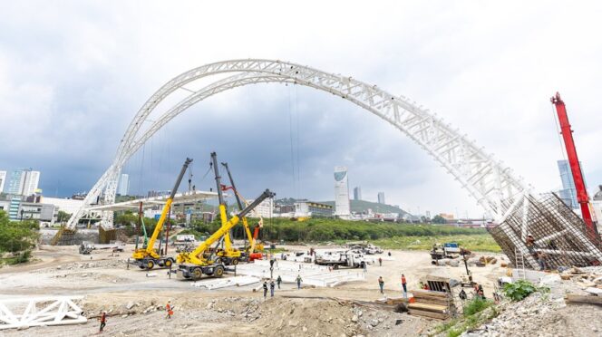Puentes del Metro toman forma en Monterrey