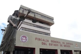 Fiscalía mexiquense desmantela red de venta de plazas magisteriales: nueve detenidos, uno sigue prófugo