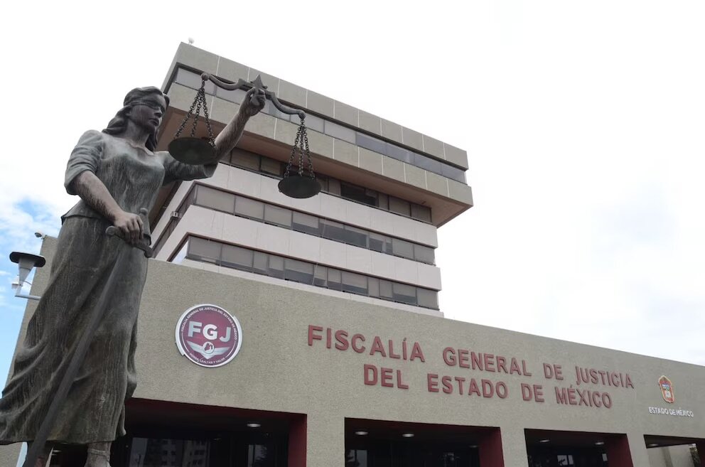 Fiscalía mexiquense desmantela red de venta de plazas magisteriales: nueve detenidos, uno sigue prófugo