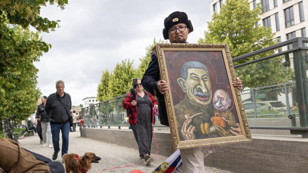 Caricaturista crítico de Putin es asesinado a tiros en Polonia cerca del consulado de Bielorrusia