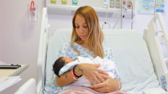 Hospitalito entrega primeros Kit Mamá