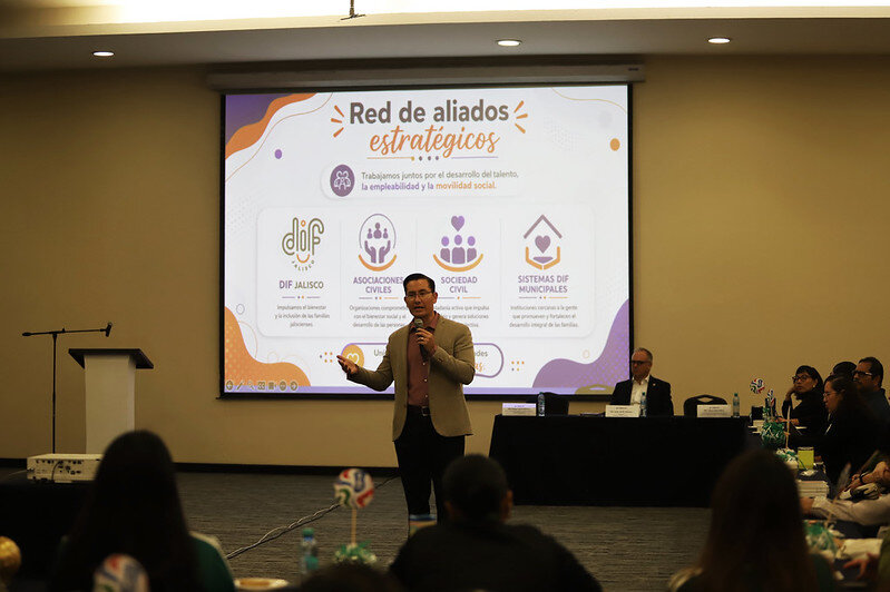 Jalisco apuesta por empleo inclusivo