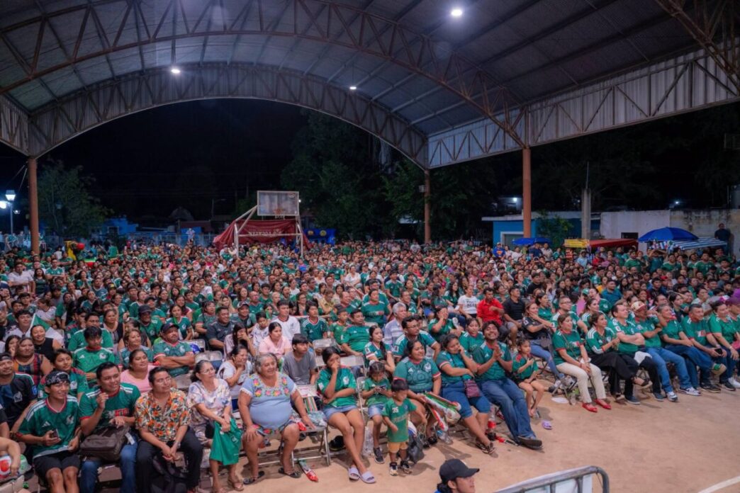 Casa llena en las Zonas Fan en Yucatán: 14 mil personas celebran triunfo de México con saldo blanco