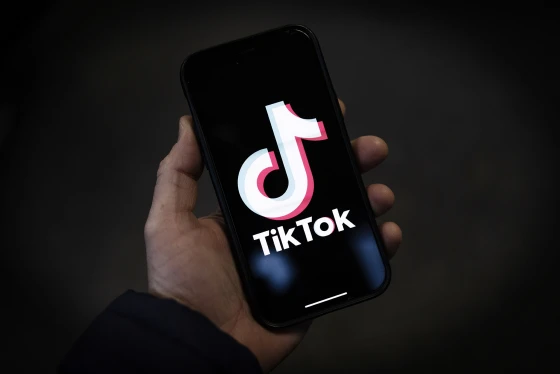 Detienen a estudiantes en Bélgica por planear un ataque contra su escuela desde TikTok